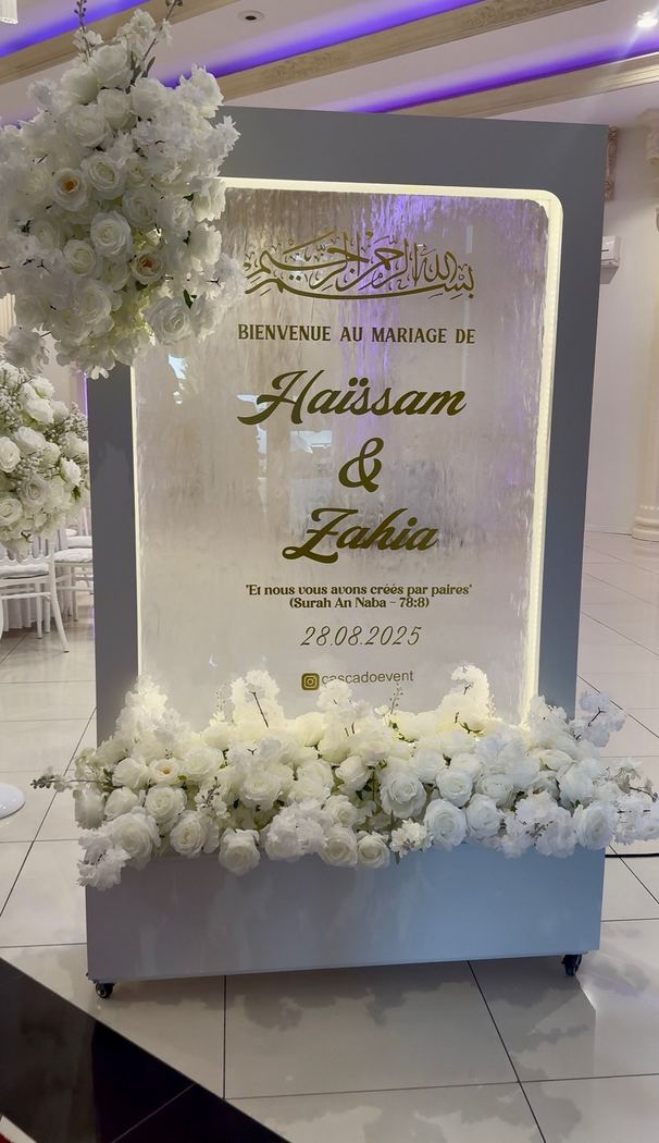Panneau fontaine lumineux personnalisé pour un mariage